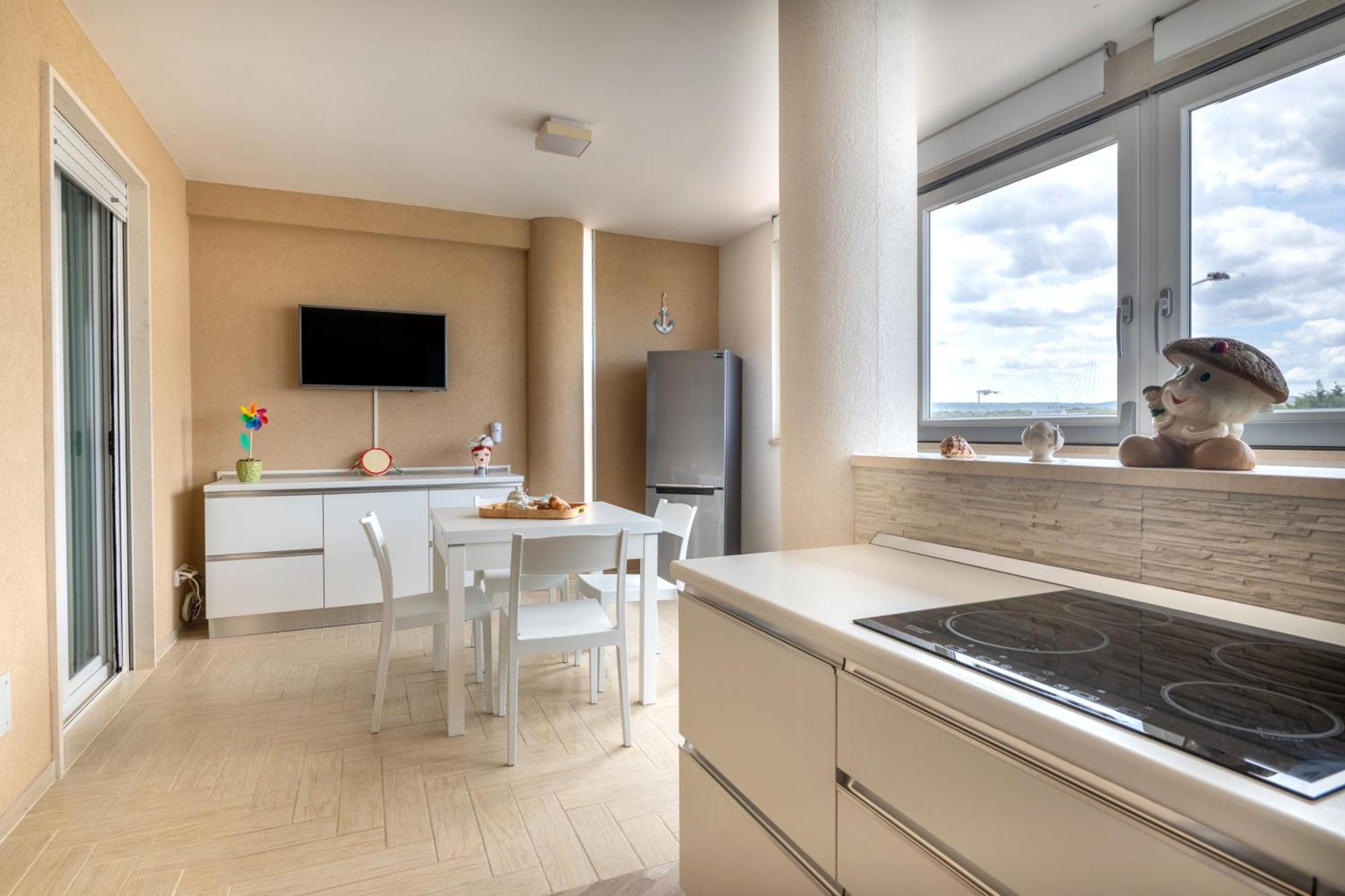 Monopoli Favolosa - Spacious 100Mq Apt. W/ Parking Exterior photo
